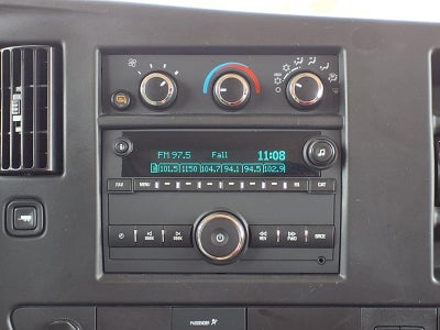 2025 Chevrolet Express Passenger 1LT