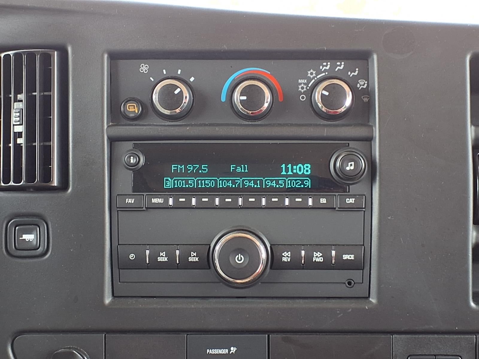 2025 Chevrolet Express Passenger 1LT