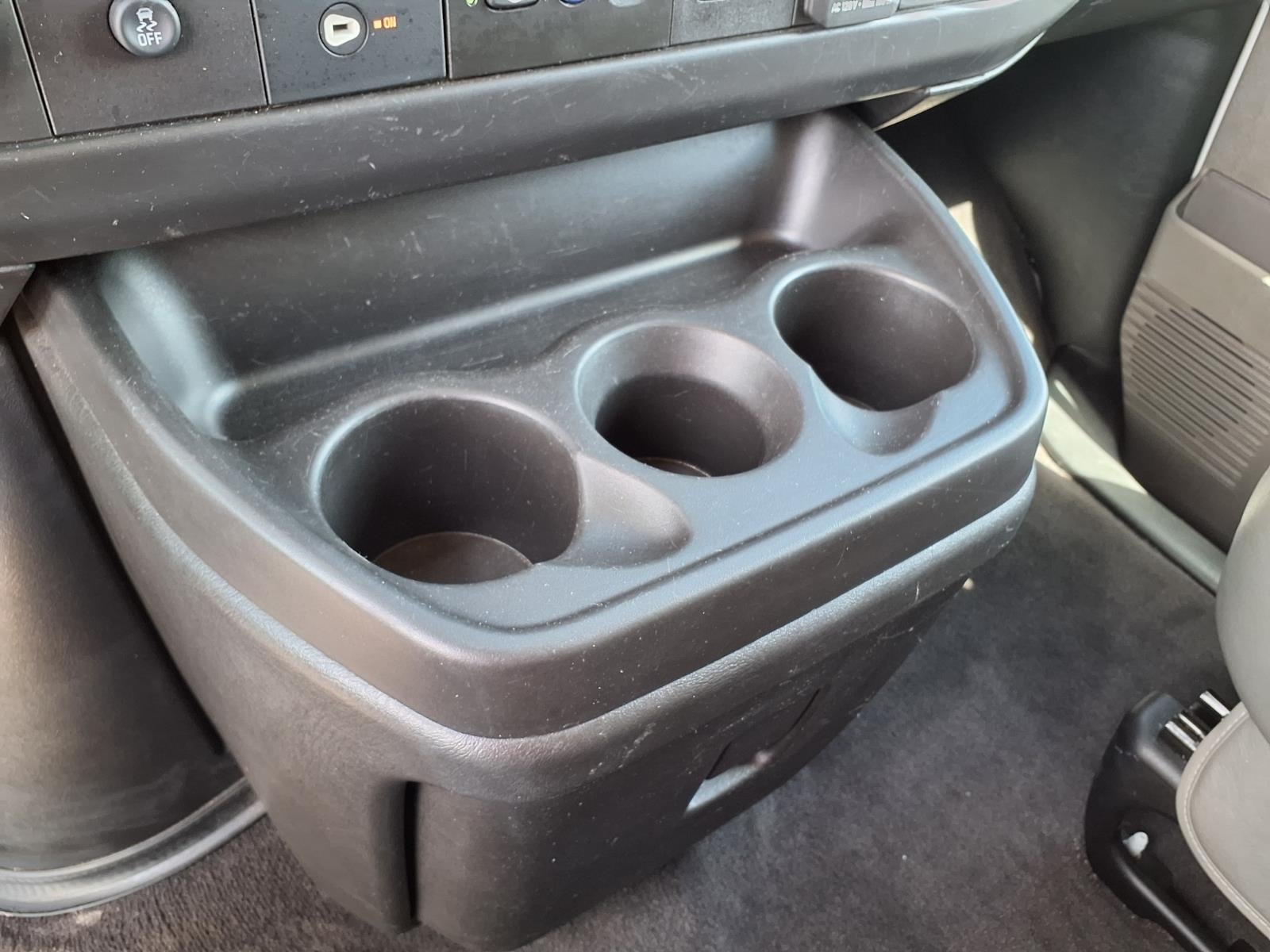2025 Chevrolet Express Passenger 1LT