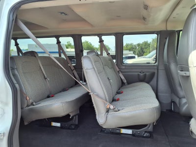 2025 Chevrolet Express Passenger 1LT