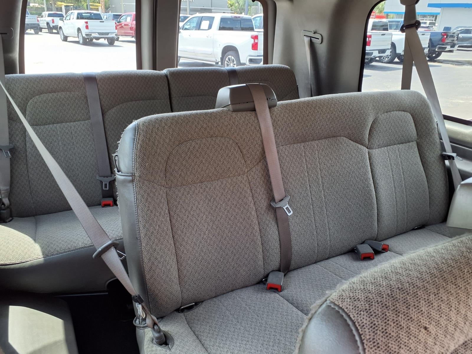 2025 Chevrolet Express Passenger 1LT