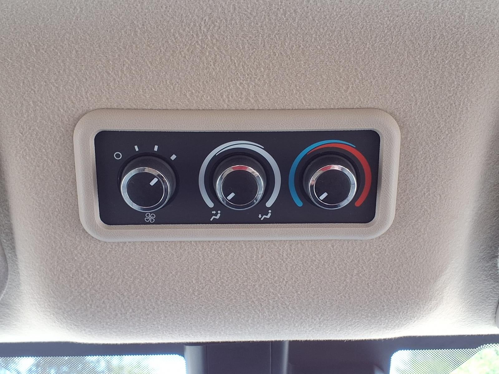 2025 Chevrolet Express Passenger 1LT