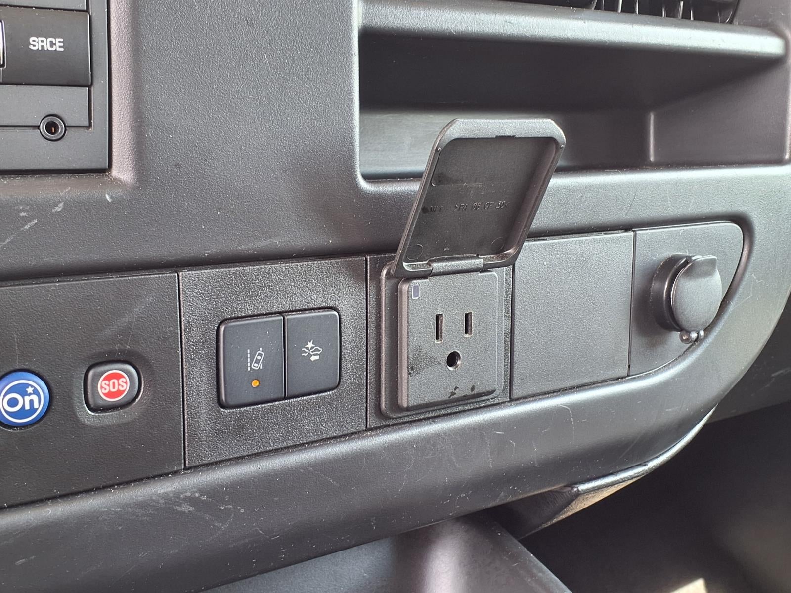 2025 Chevrolet Express Passenger 1LT