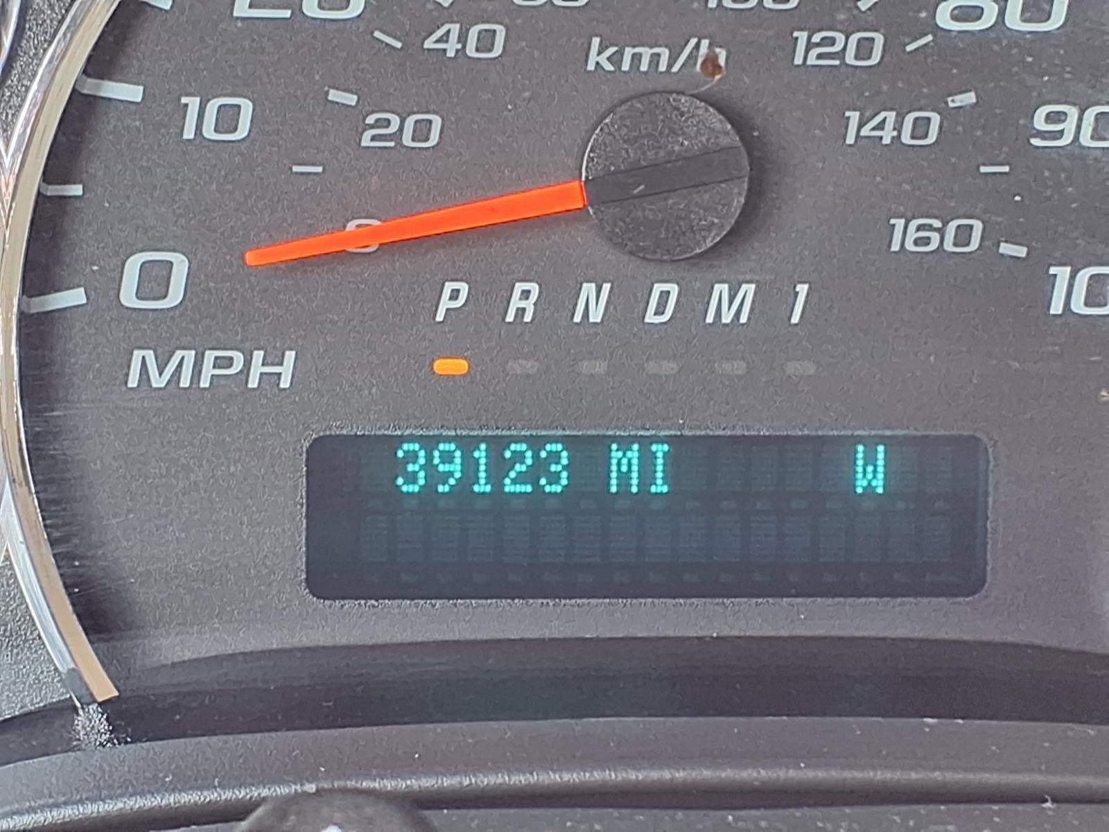 2025 Chevrolet Express Passenger 1LT