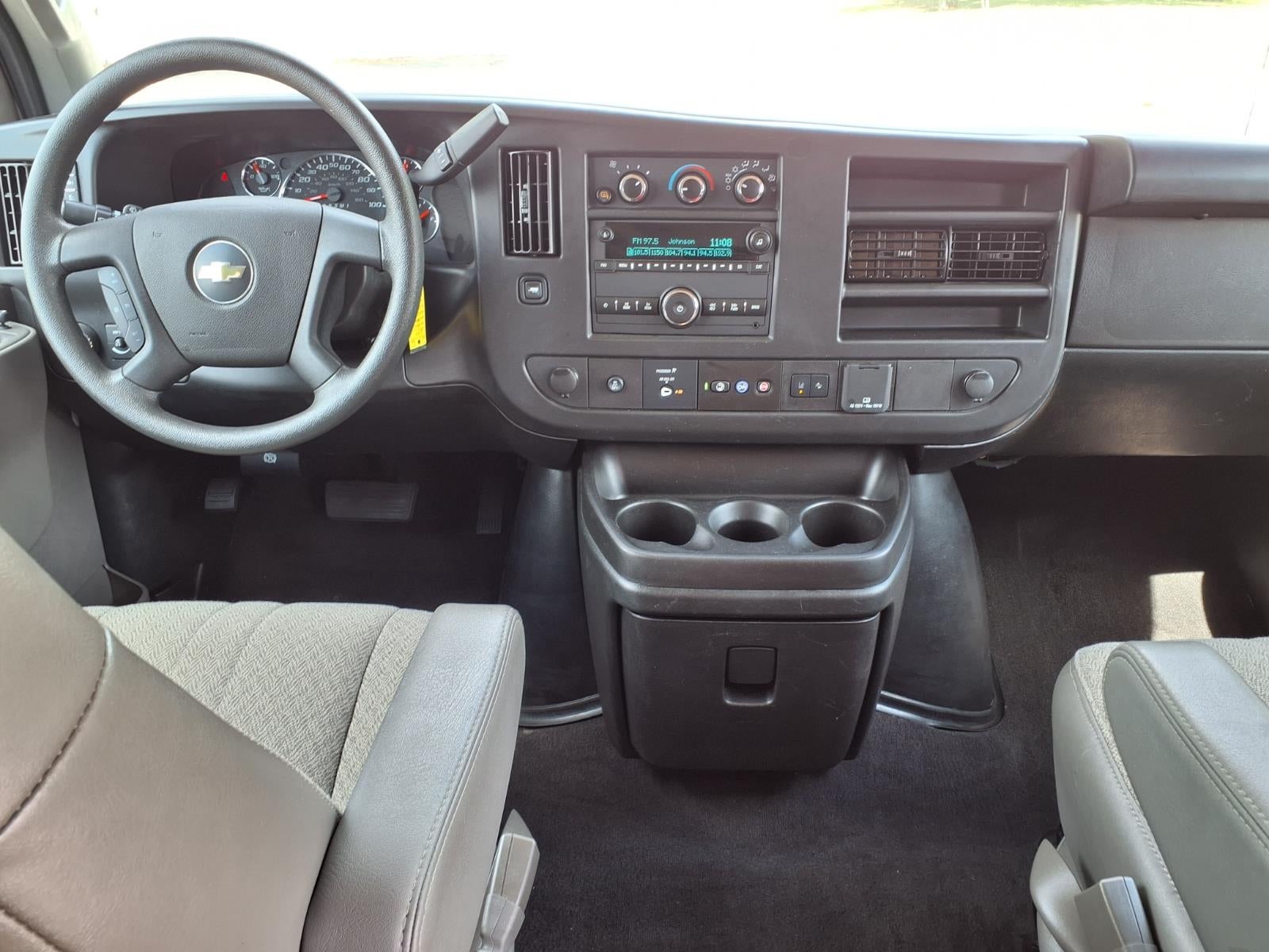 2025 Chevrolet Express Passenger 1LT