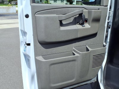 2025 Chevrolet Express Passenger 1LT