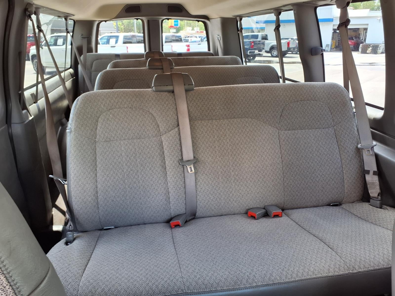 2025 Chevrolet Express Passenger 1LT