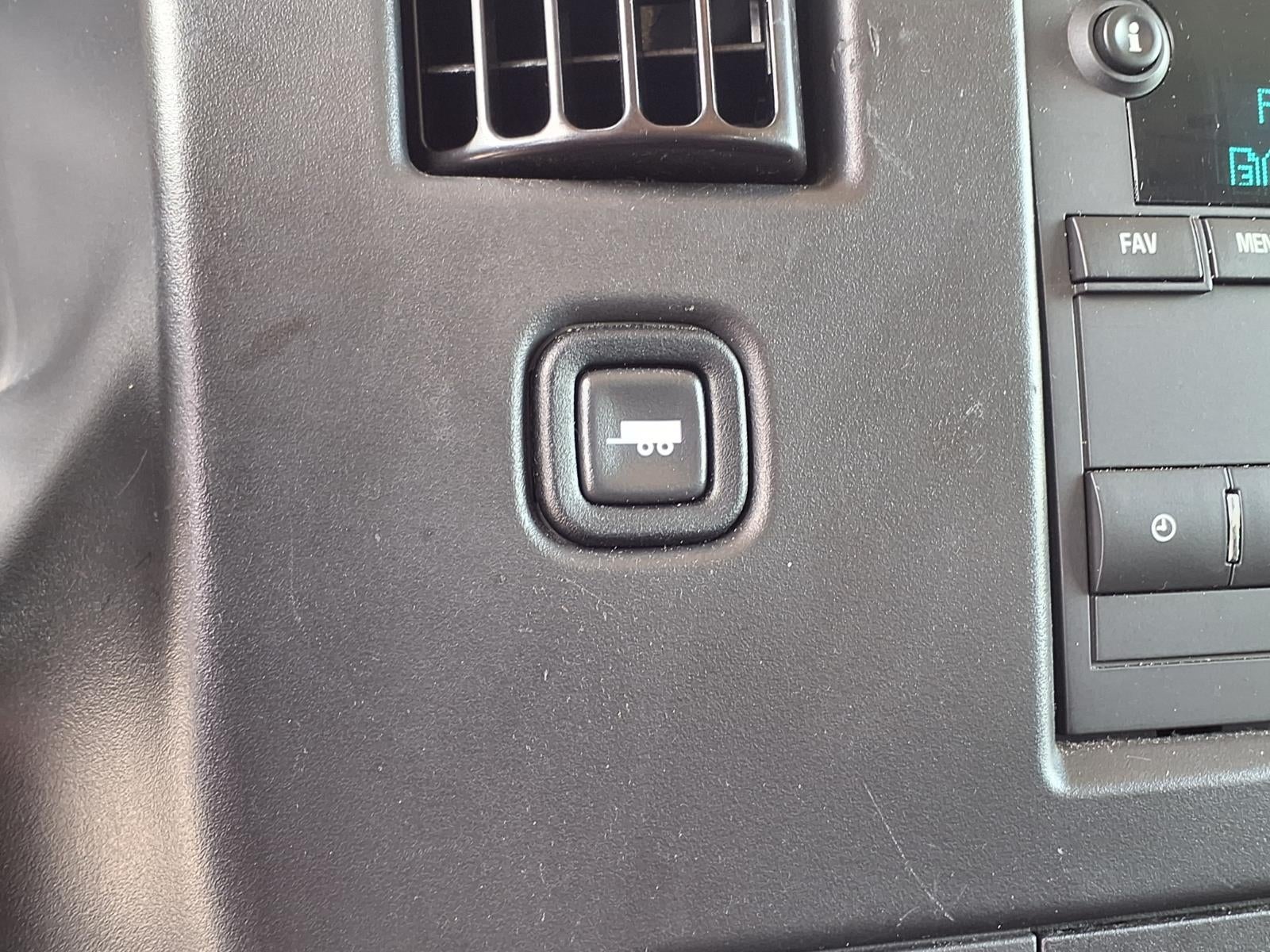 2025 Chevrolet Express Passenger 1LT