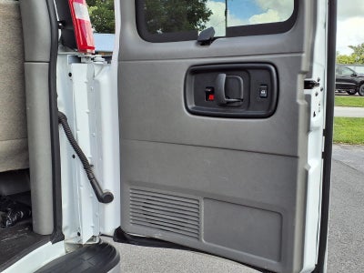 2025 Chevrolet Express Passenger 1LT