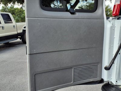 2025 Chevrolet Express Passenger 1LT