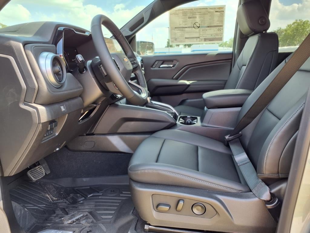 2025 Chevrolet Colorado WT/LT