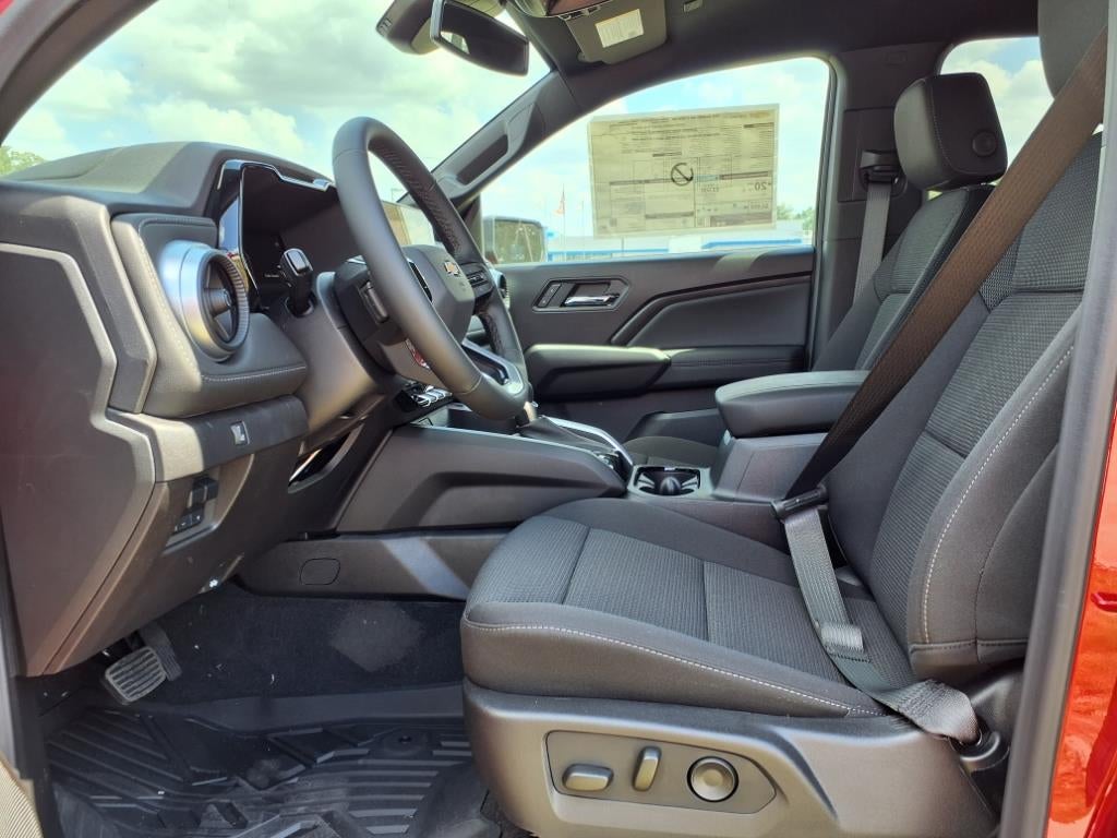 2025 Chevrolet Colorado WT/LT