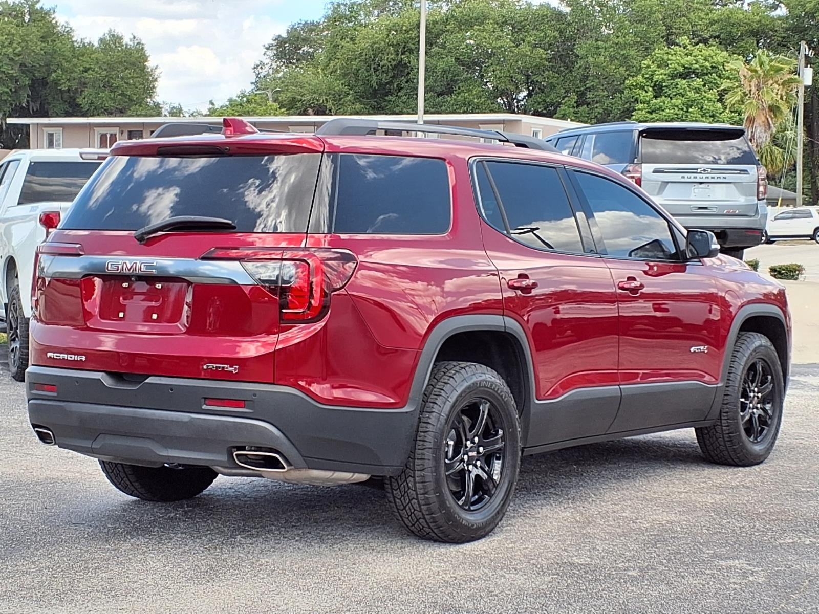 2023 GMC Acadia AT4