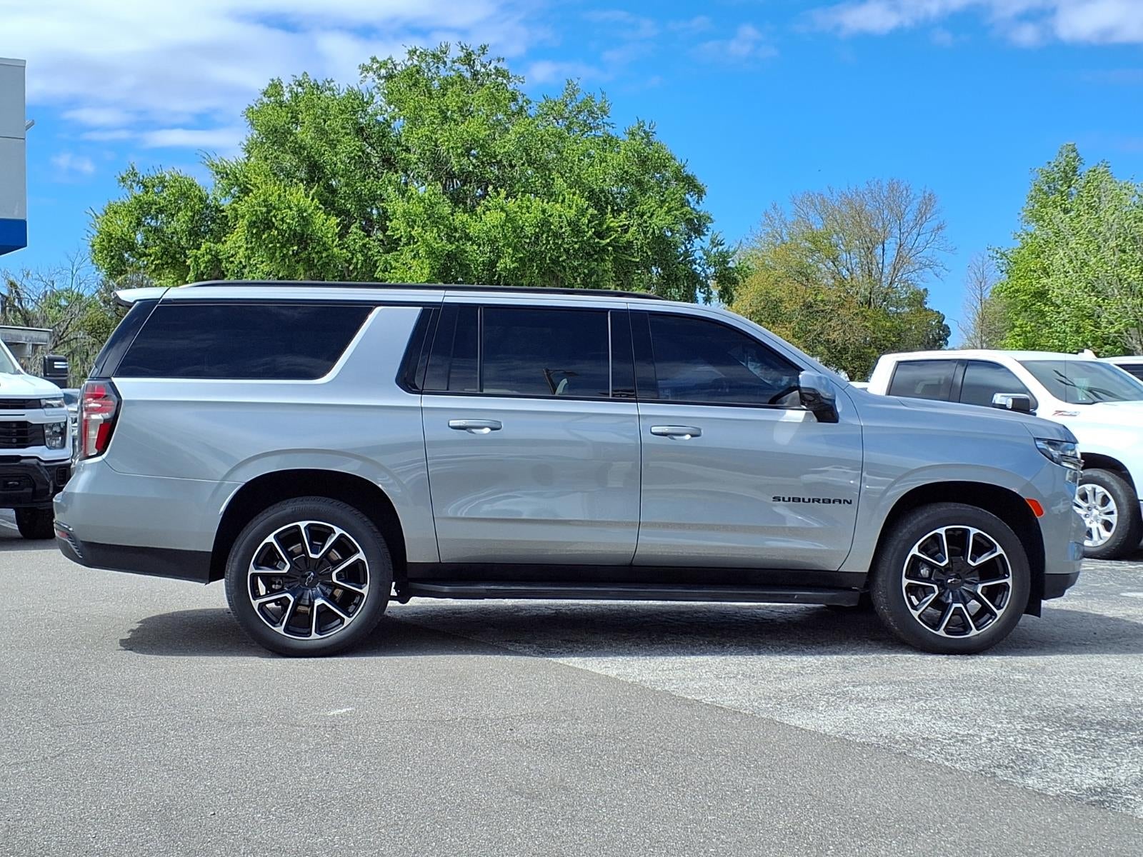 2024 Chevrolet Suburban RST