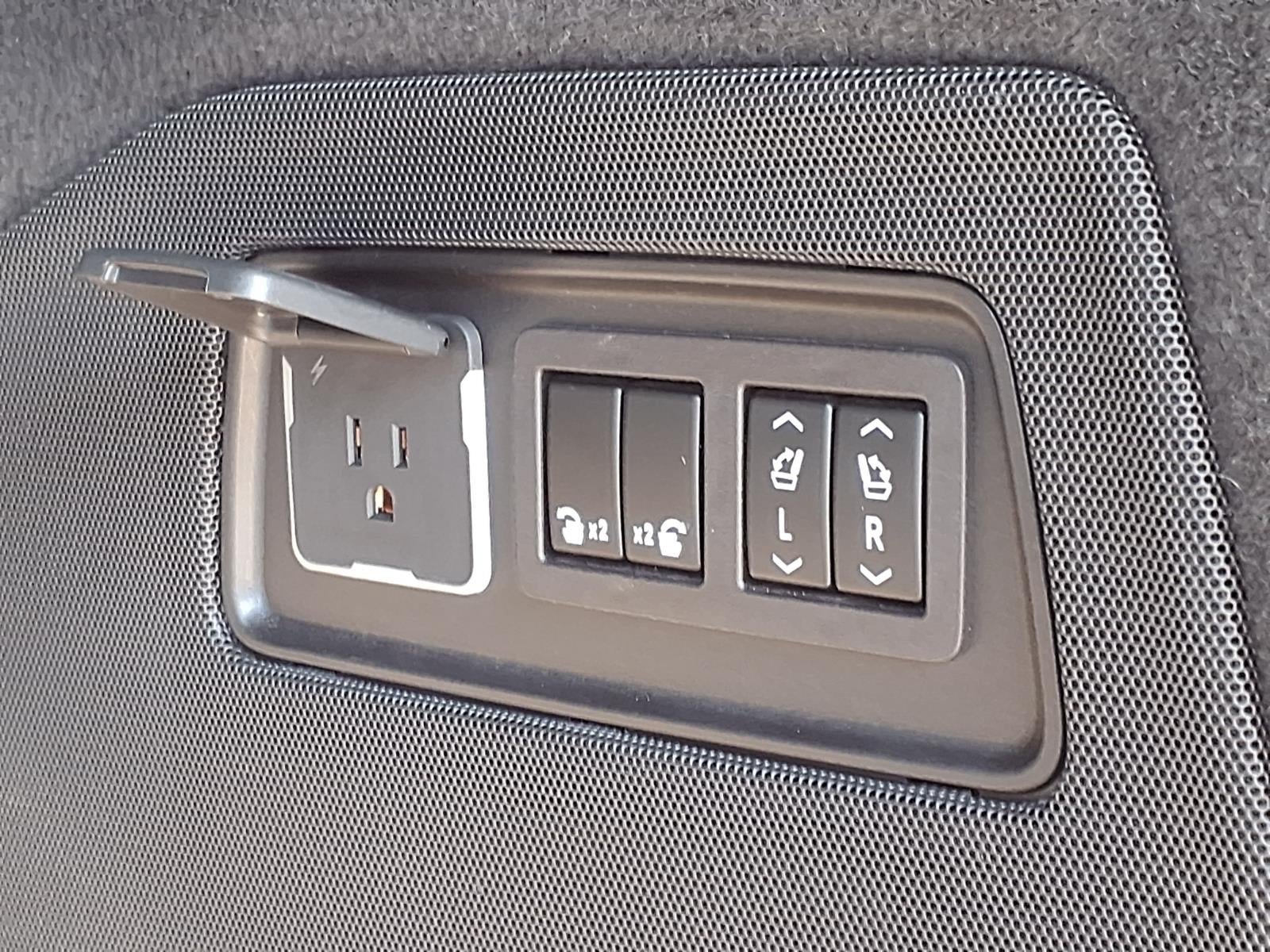 2023 Cadillac Escalade ESV Premium Luxury