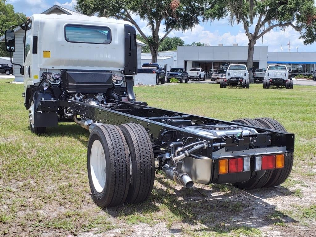 2025 Chevrolet Low Cab Forward 4500 Base