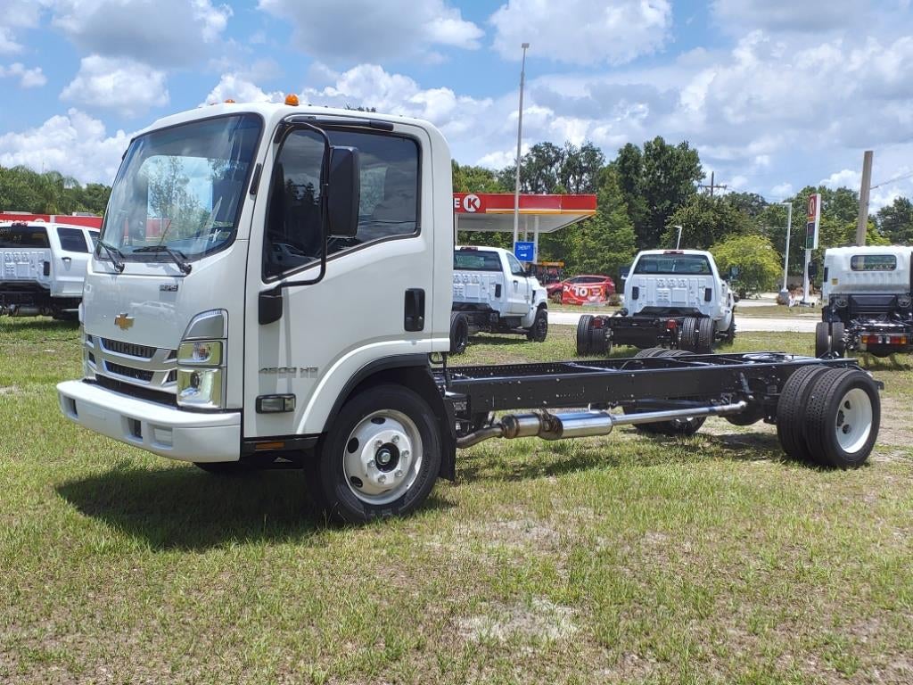 2025 Chevrolet Low Cab Forward 4500 Base