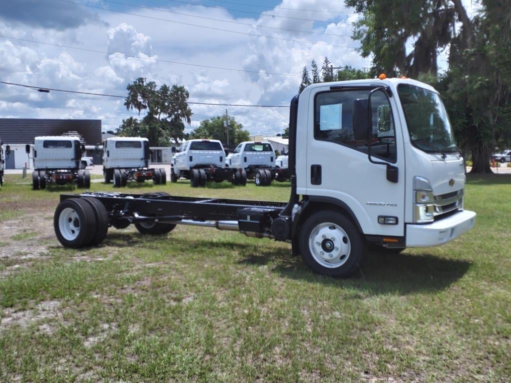 2025 Chevrolet Low Cab Forward 4500 Base