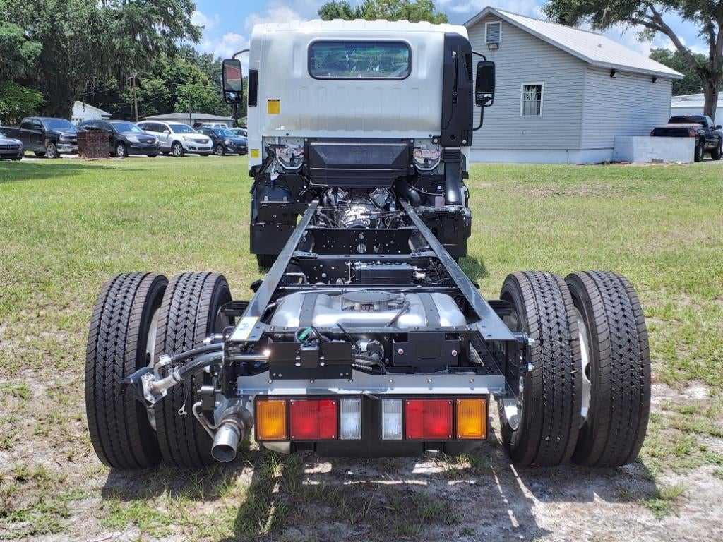 2025 Chevrolet Low Cab Forward 4500 Base