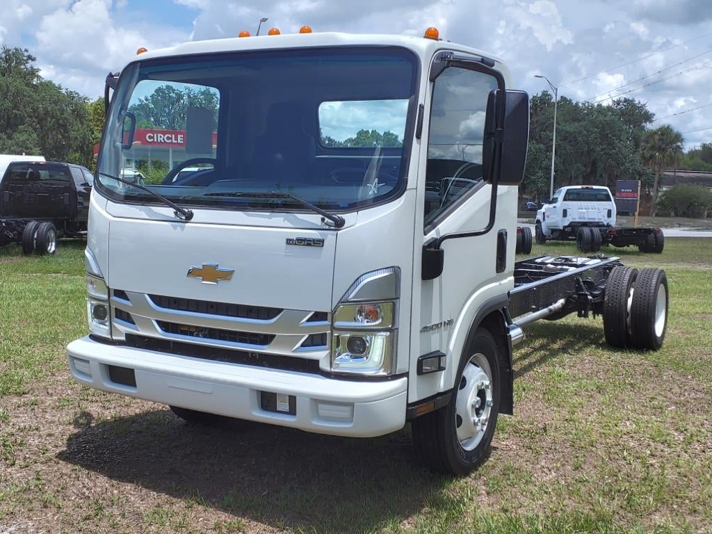 2025 Chevrolet Low Cab Forward 4500 Base
