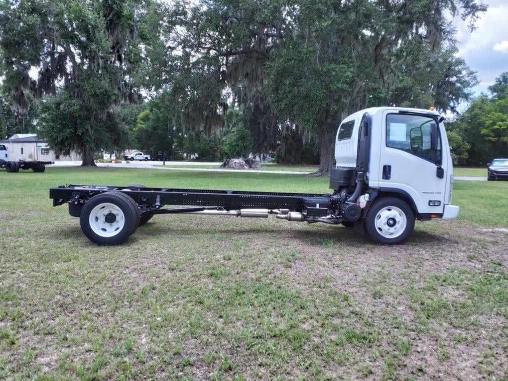 2025 Chevrolet Low Cab Forward 4500 Base