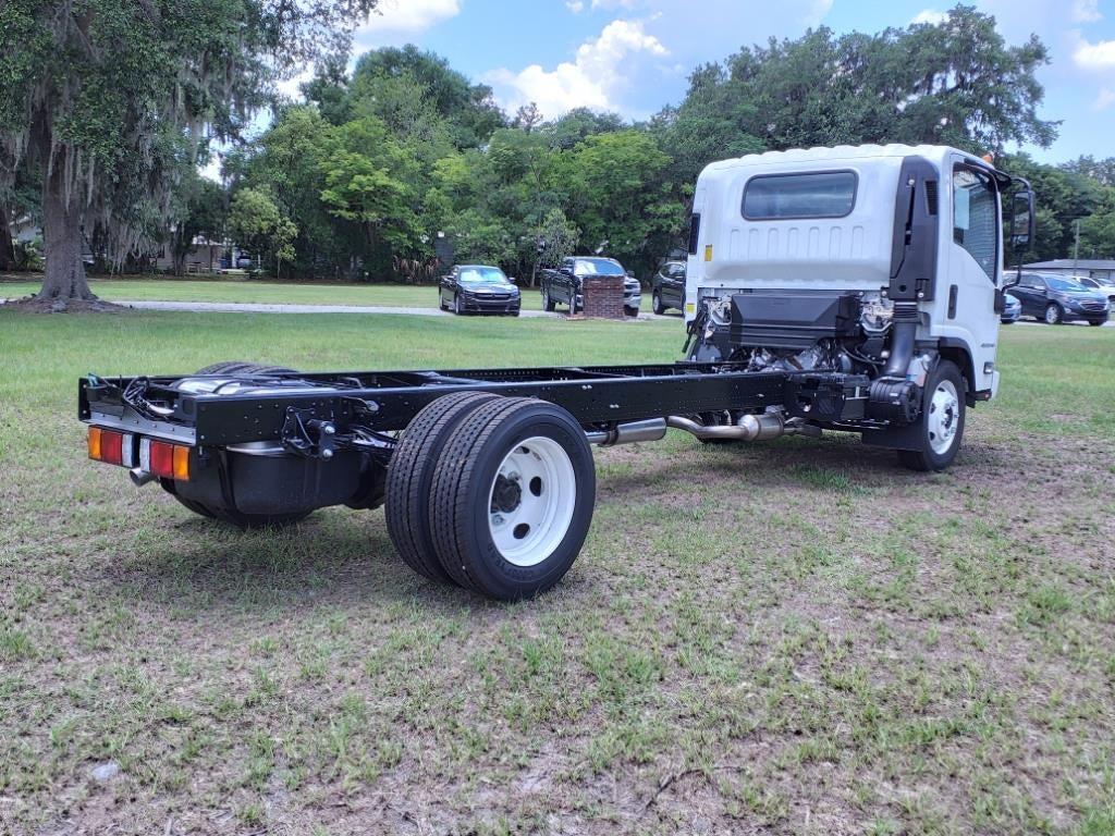 2025 Chevrolet Low Cab Forward 4500 Base