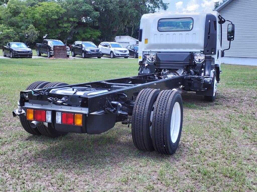 2025 Chevrolet Low Cab Forward 4500 Base